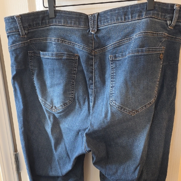 Democracy Women's Straight Leg Blue Jeans 20 Plus - Picture 6 of 8